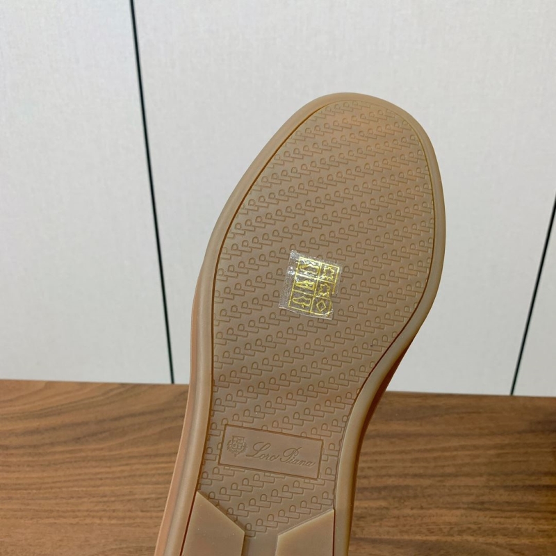 L0r0 P1ana sneakers
